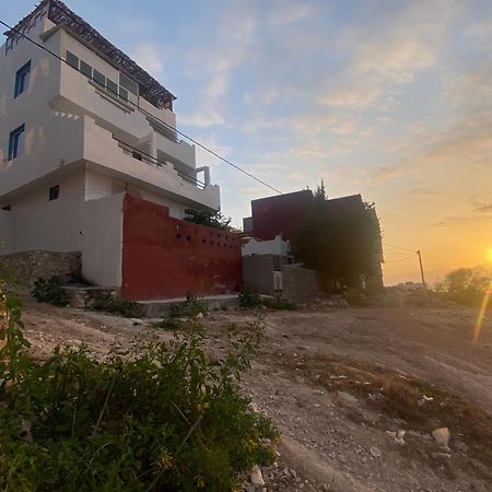 Red Carpet Surf Camp Sea, Mountain & Garden Escape Hotel Tamraght ภายนอก รูปภาพ