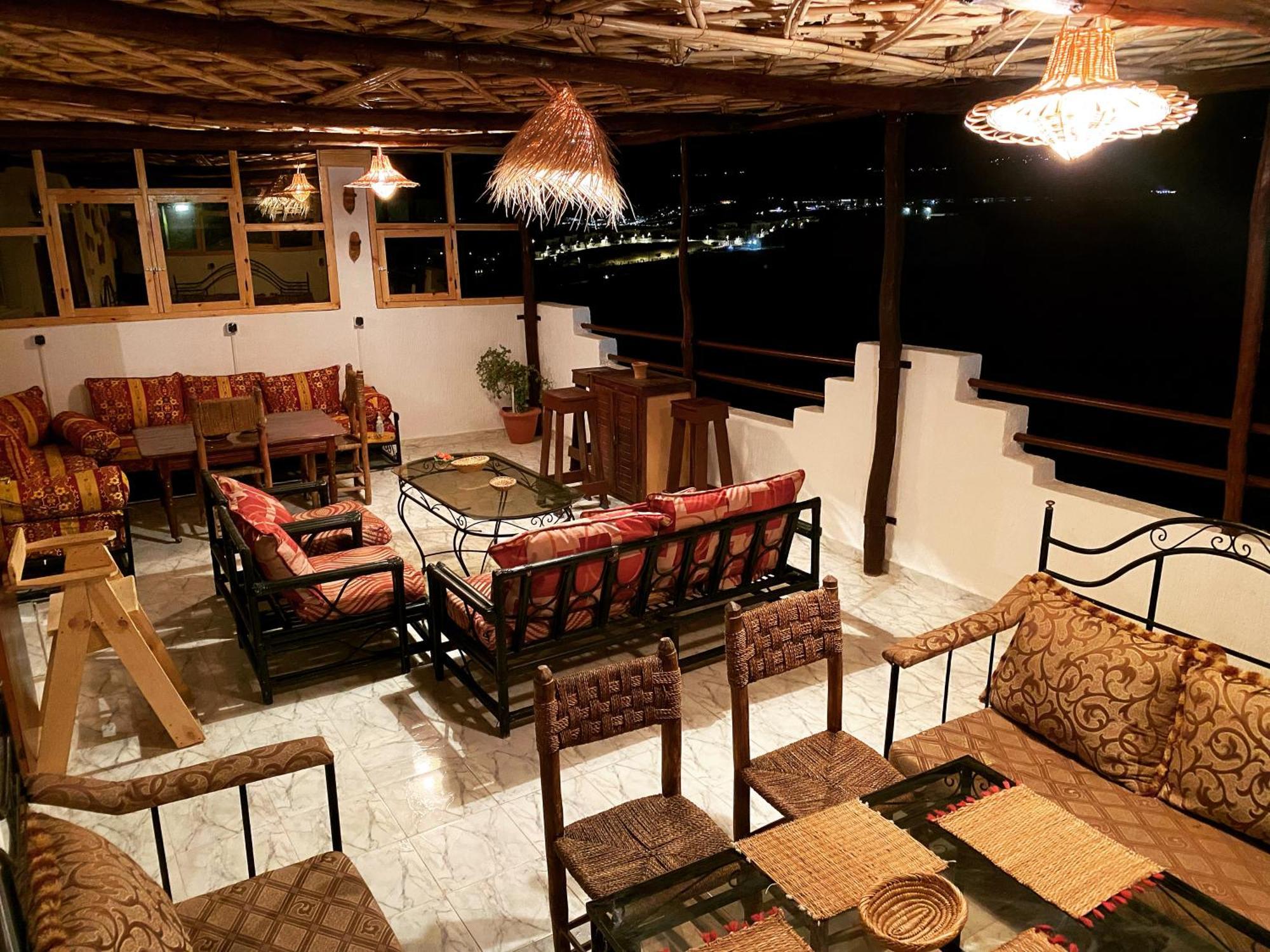 Red Carpet Surf Camp Sea, Mountain & Garden Escape Hotel Tamraght ภายนอก รูปภาพ