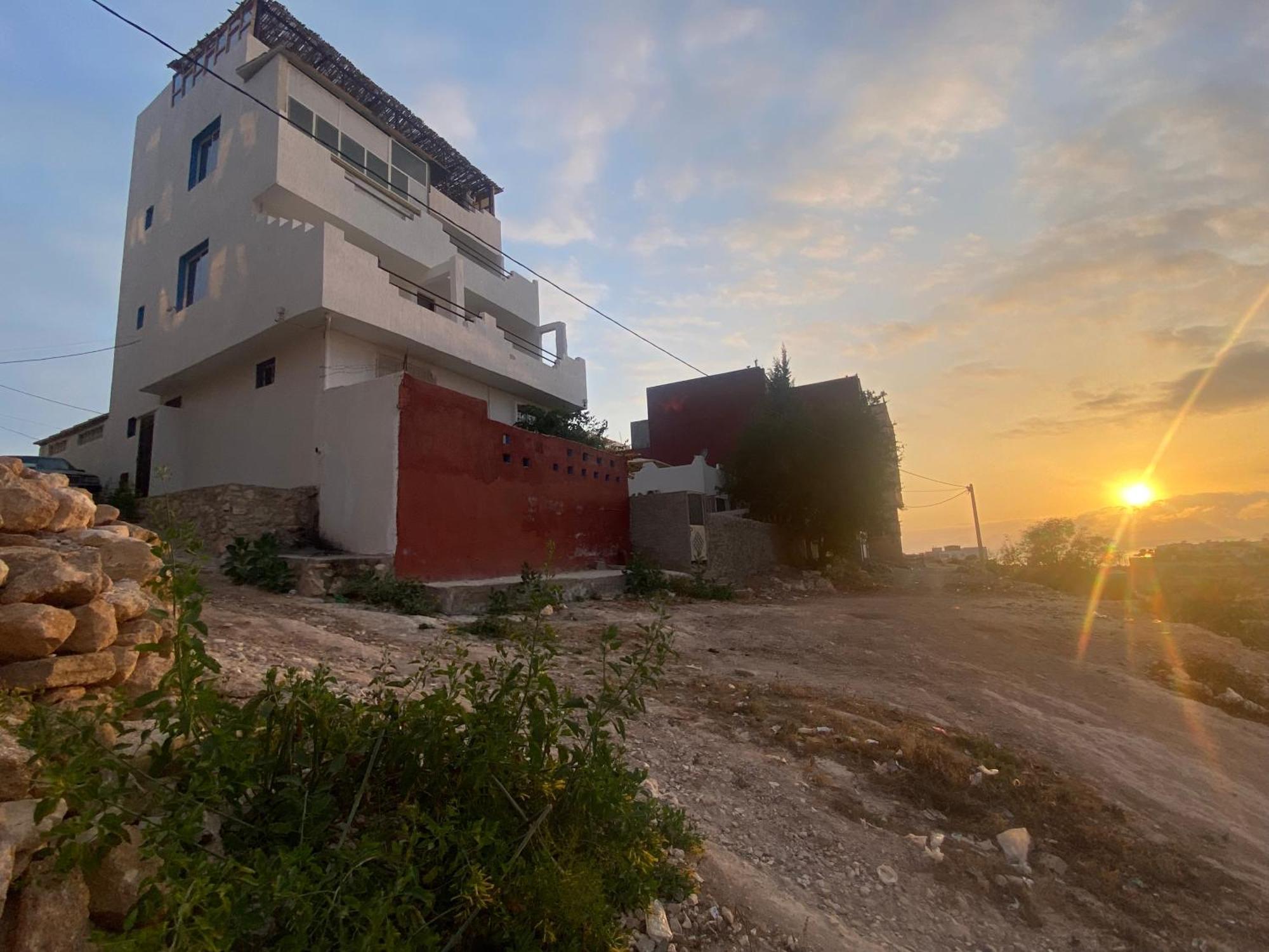 Red Carpet Surf Camp Sea, Mountain & Garden Escape Hotel Tamraght ภายนอก รูปภาพ